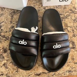 Alo Yoga Cloud It Slides